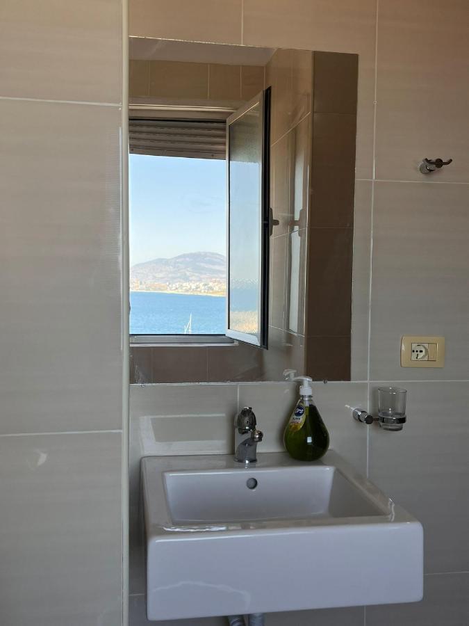 Center-Sea View Apartament,Saranda Extérieur photo